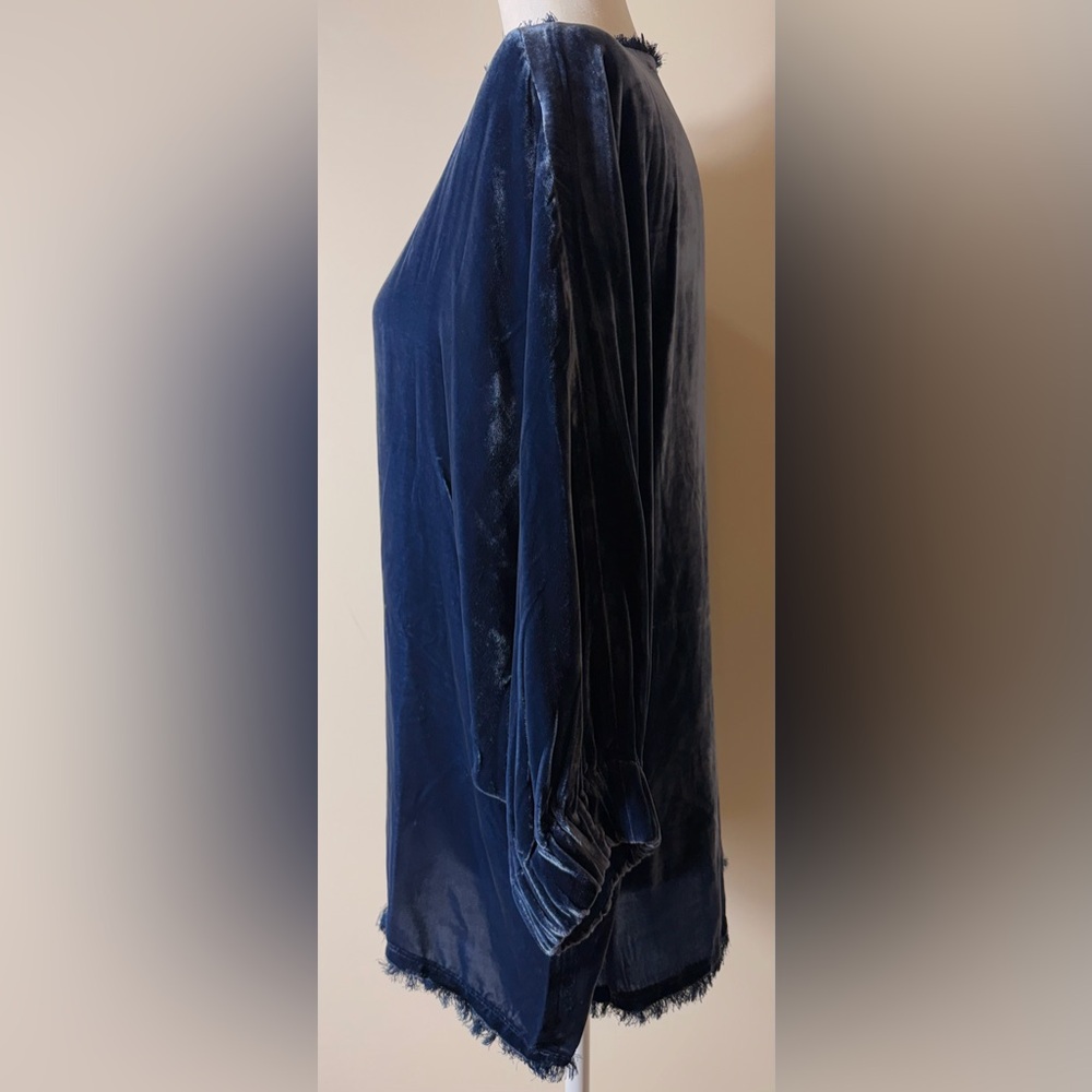 Sundance Deep Blue Velvet Blouse Dolman Sleeve Top, Size Medium, NWOT - Picture 7 of 13